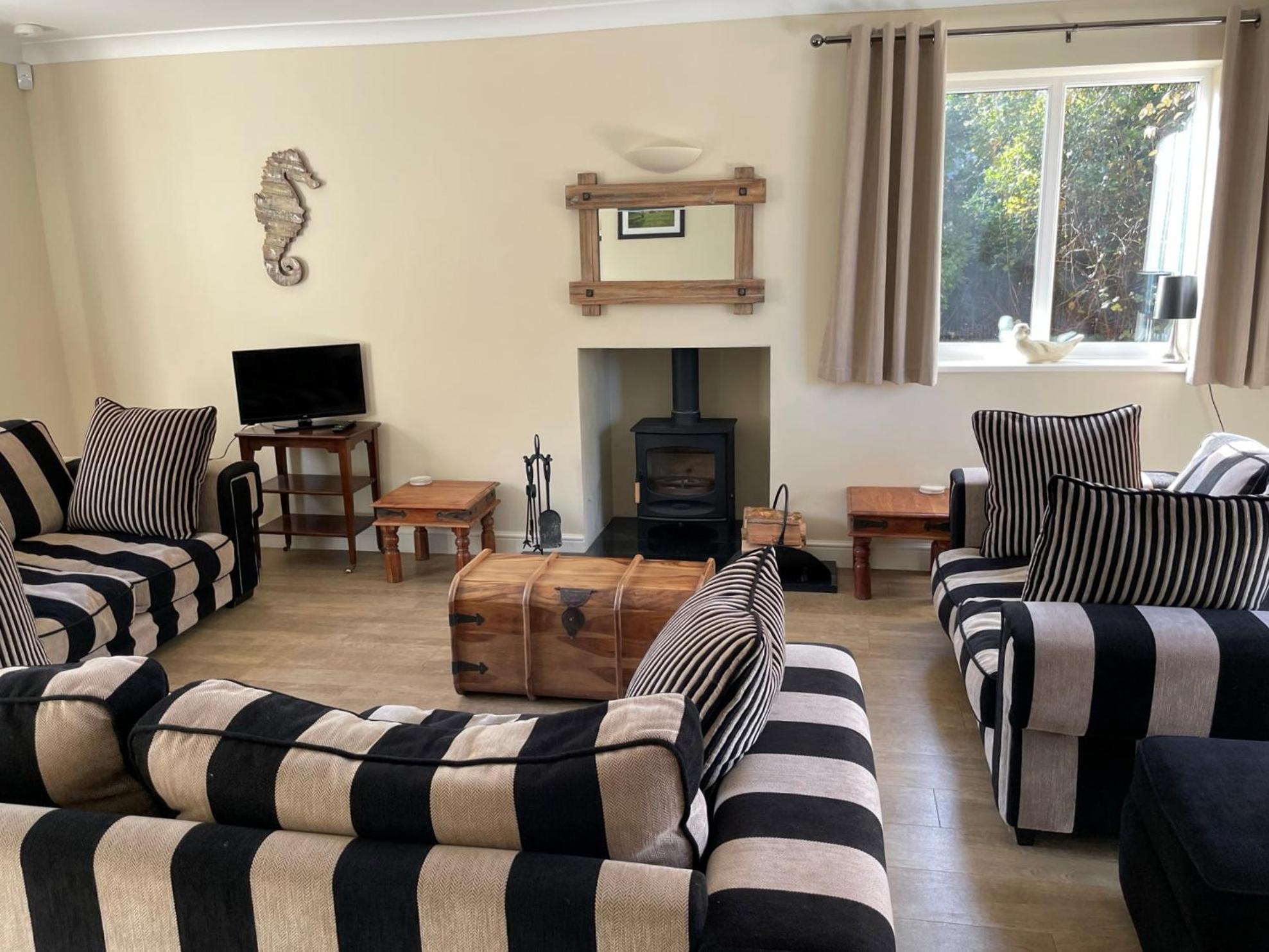 Saltkettle In Blakeney, Sleeping 12 In 5 Bedrooms Blakeney  Buitenkant foto