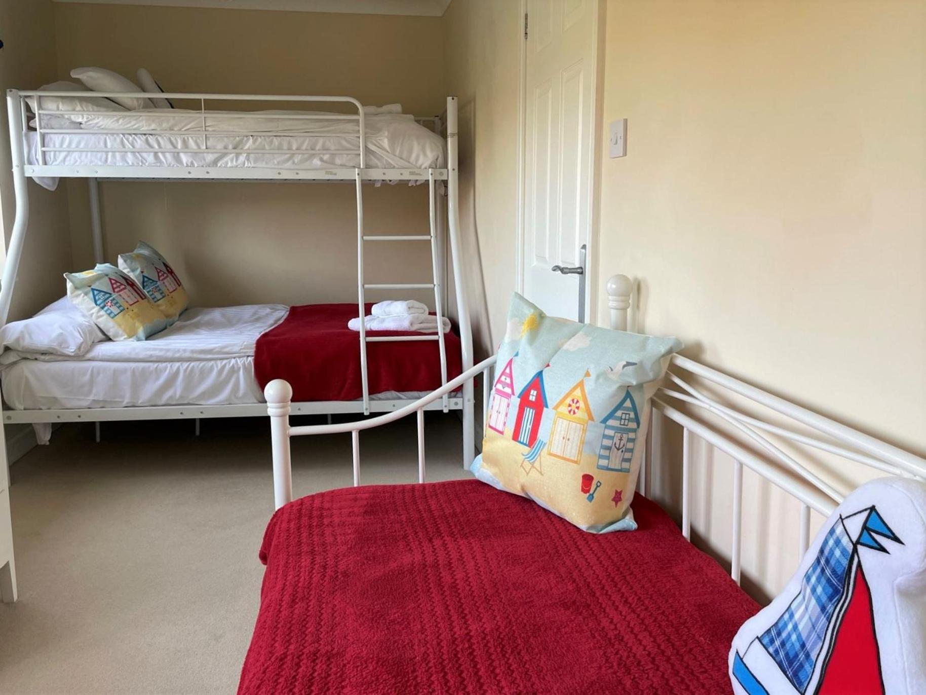 Saltkettle In Blakeney, Sleeping 12 In 5 Bedrooms Blakeney  Buitenkant foto