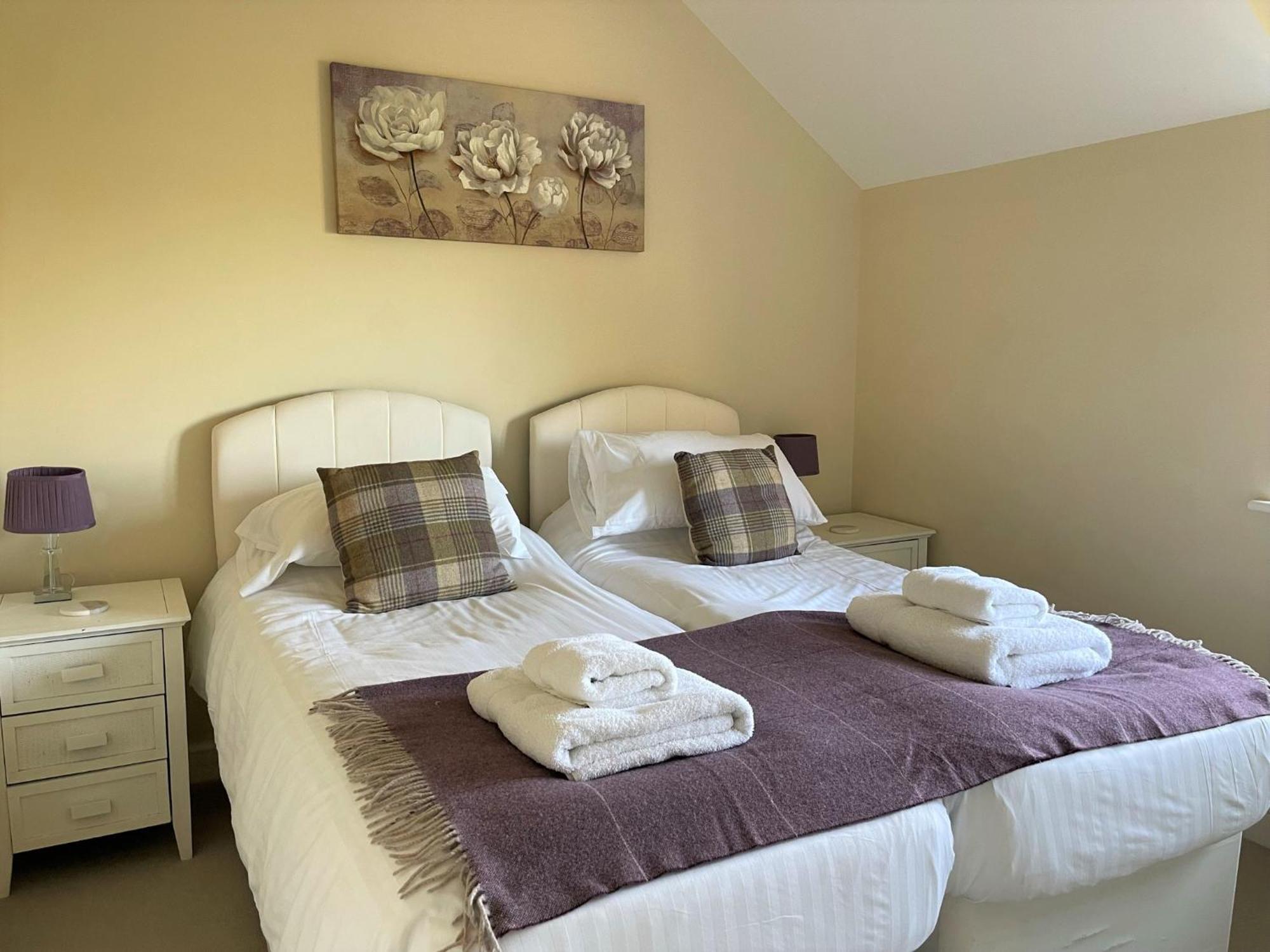 Saltkettle In Blakeney, Sleeping 12 In 5 Bedrooms Blakeney  Buitenkant foto